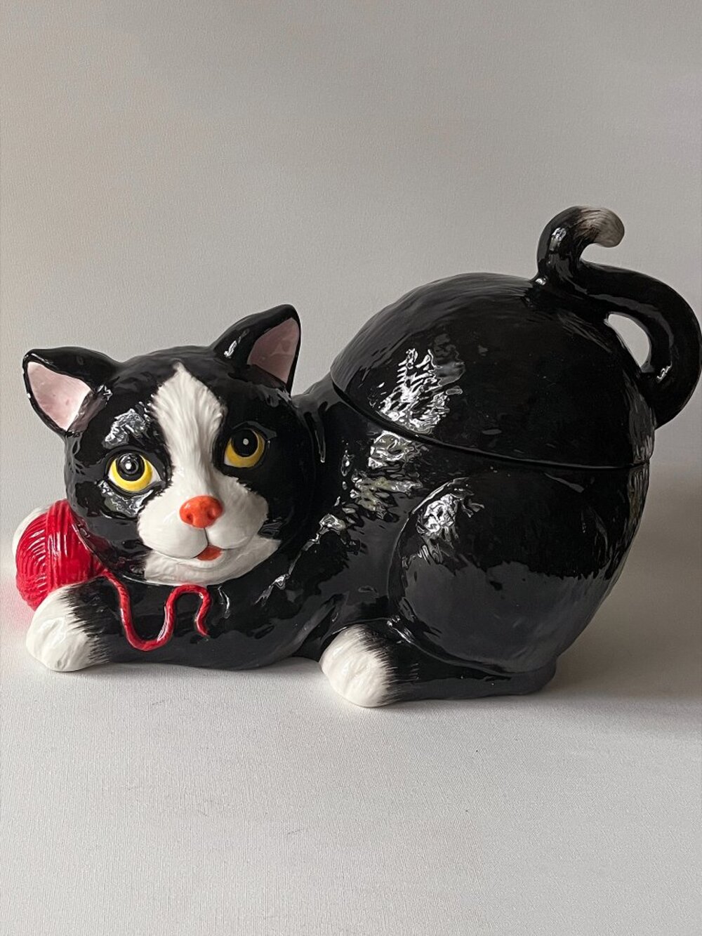 Vintage Tuxedo Cat Cookie Jar Ceramic Black White Kitten w/ Red Yarn Ball Rare